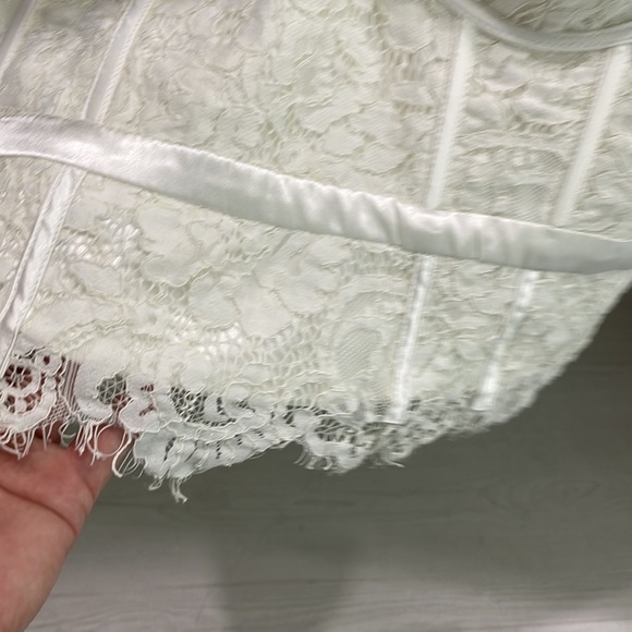 Forever 21 lace and silk top - Picture 2 of 9